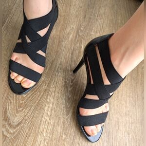 Tahari Elegant Black Strappy Heels (EUC)